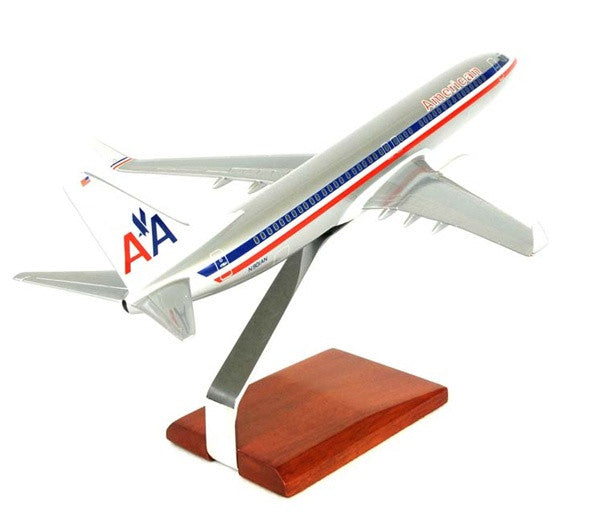 Executive Series Desktop Boeing 737-800 American 1/100 Scale Model