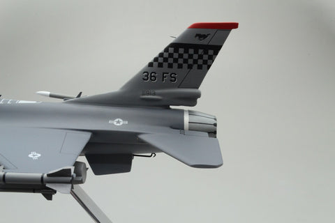 F-16C Falcon Custom Express Model Airplane