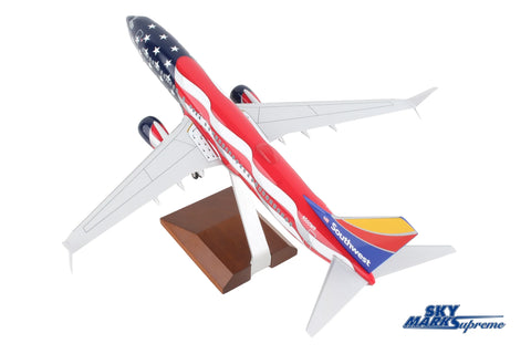 SKYMARKS SOUTHWEST 737-800 1/100 FREEDOM ONE W/WOOD STAND&GE